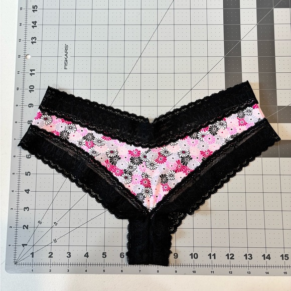 NWOT Victoria Secret Cheeky Hipster Low rise set of 4 Size M - Picture 6 of 10